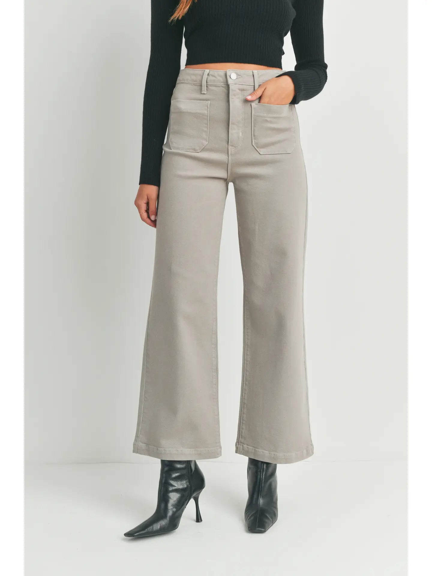 Patch Pocket Wide Leg Jeans